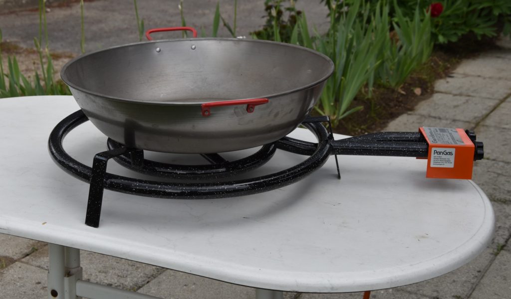 Set Paella Brûleur à Gaz 30cm + Poêle à Paella Émaillée 38cm + Support à 3 Pieds Briebe Noir MINI | Leroy Merlin